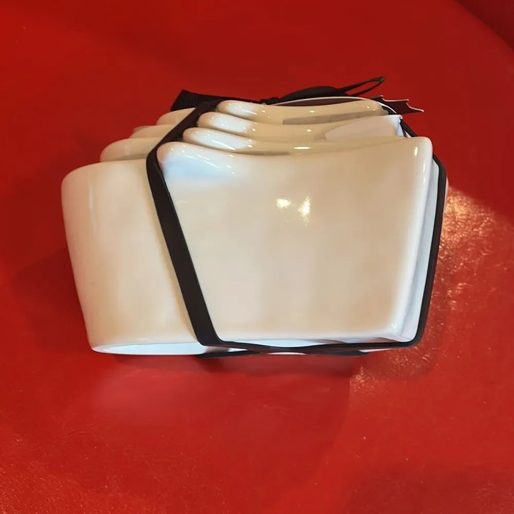 NWT Rae Dunn ghost shaped measuring cups